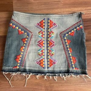 Free People embroidered denim skirt sz 2